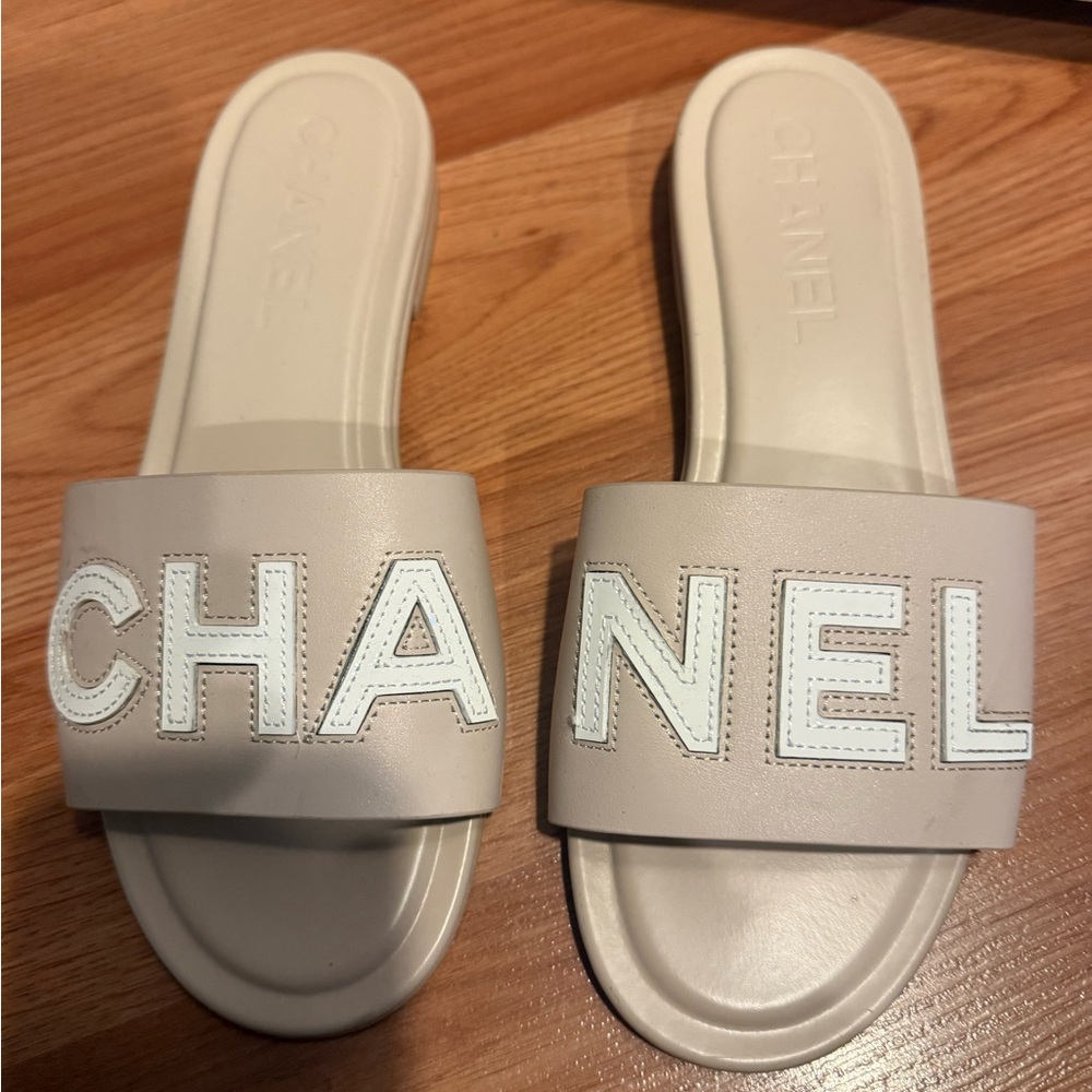 Chanel Logo Beige Leather Flat Shoes Slides Mules